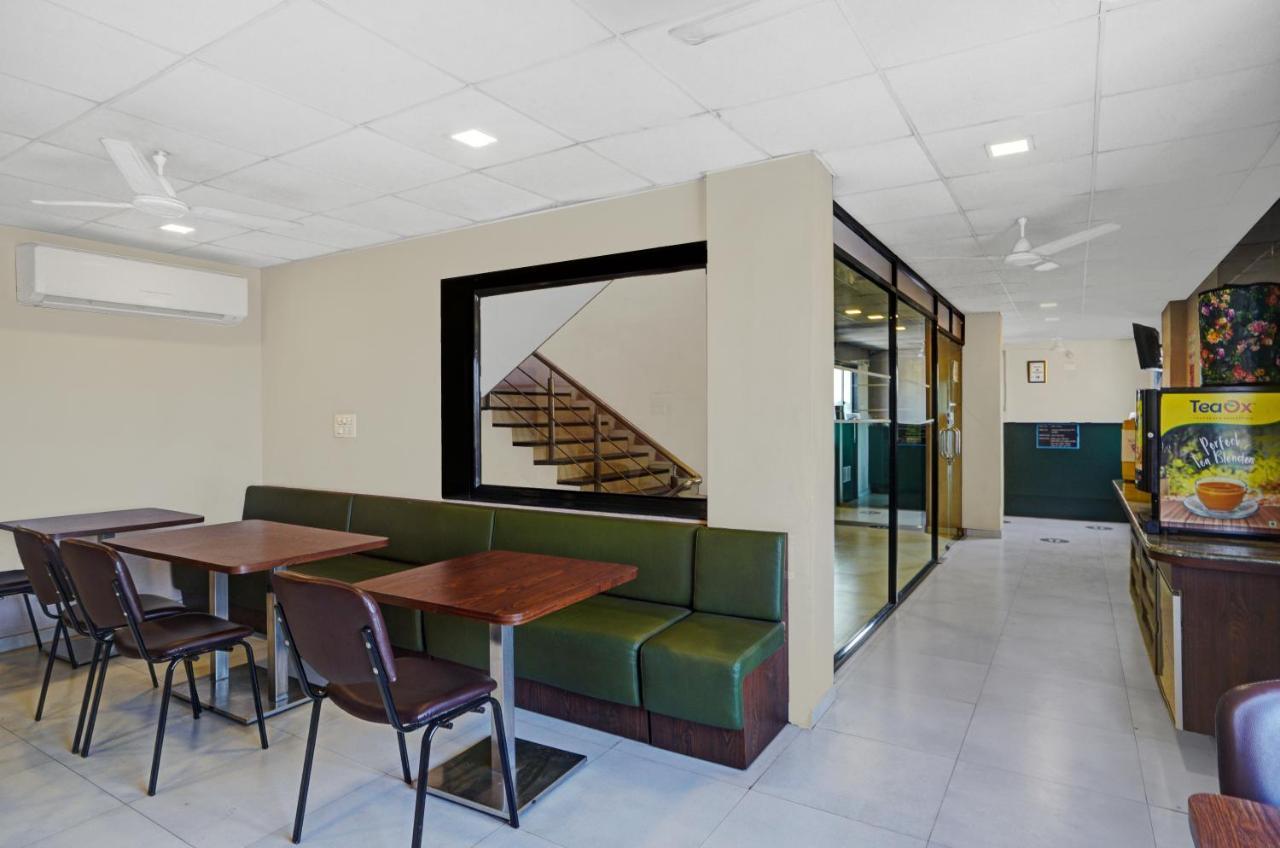 Greenotel Rooms Hazira, Surat Exterior foto