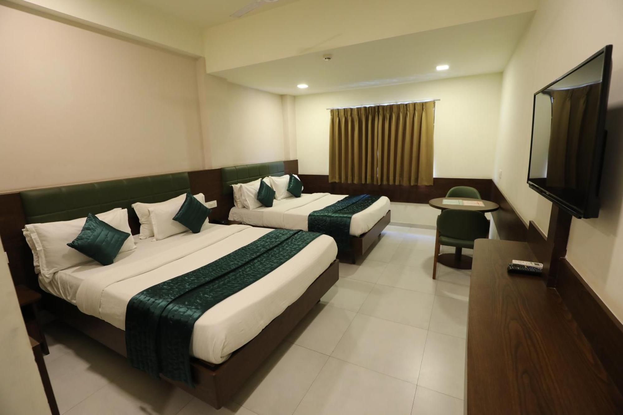 Greenotel Rooms Hazira, Surat Exterior foto