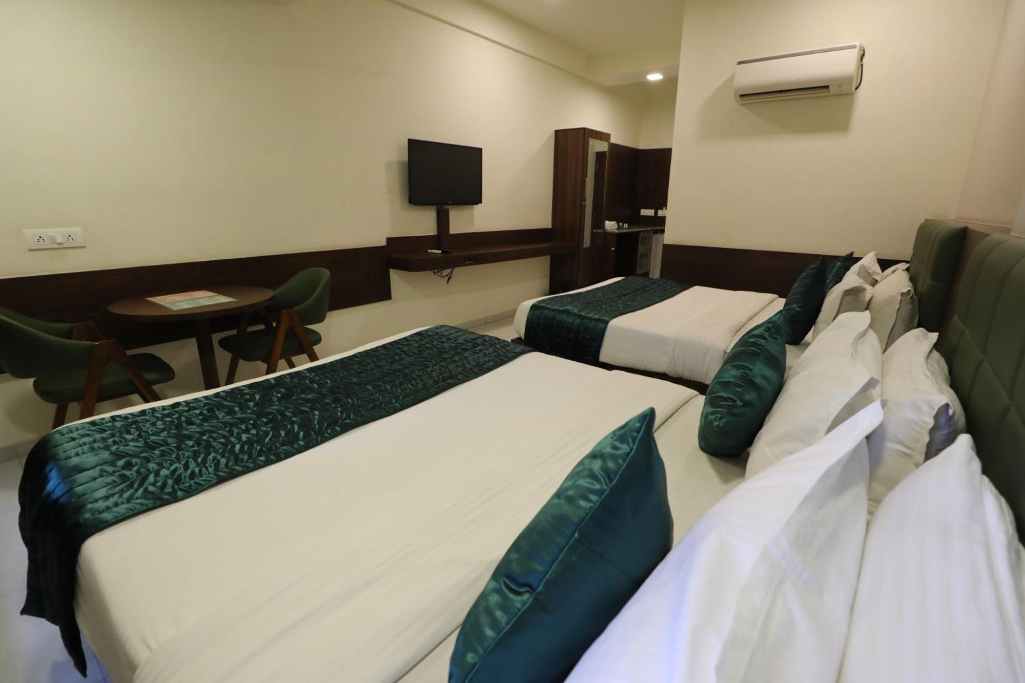 Greenotel Rooms Hazira, Surat Exterior foto