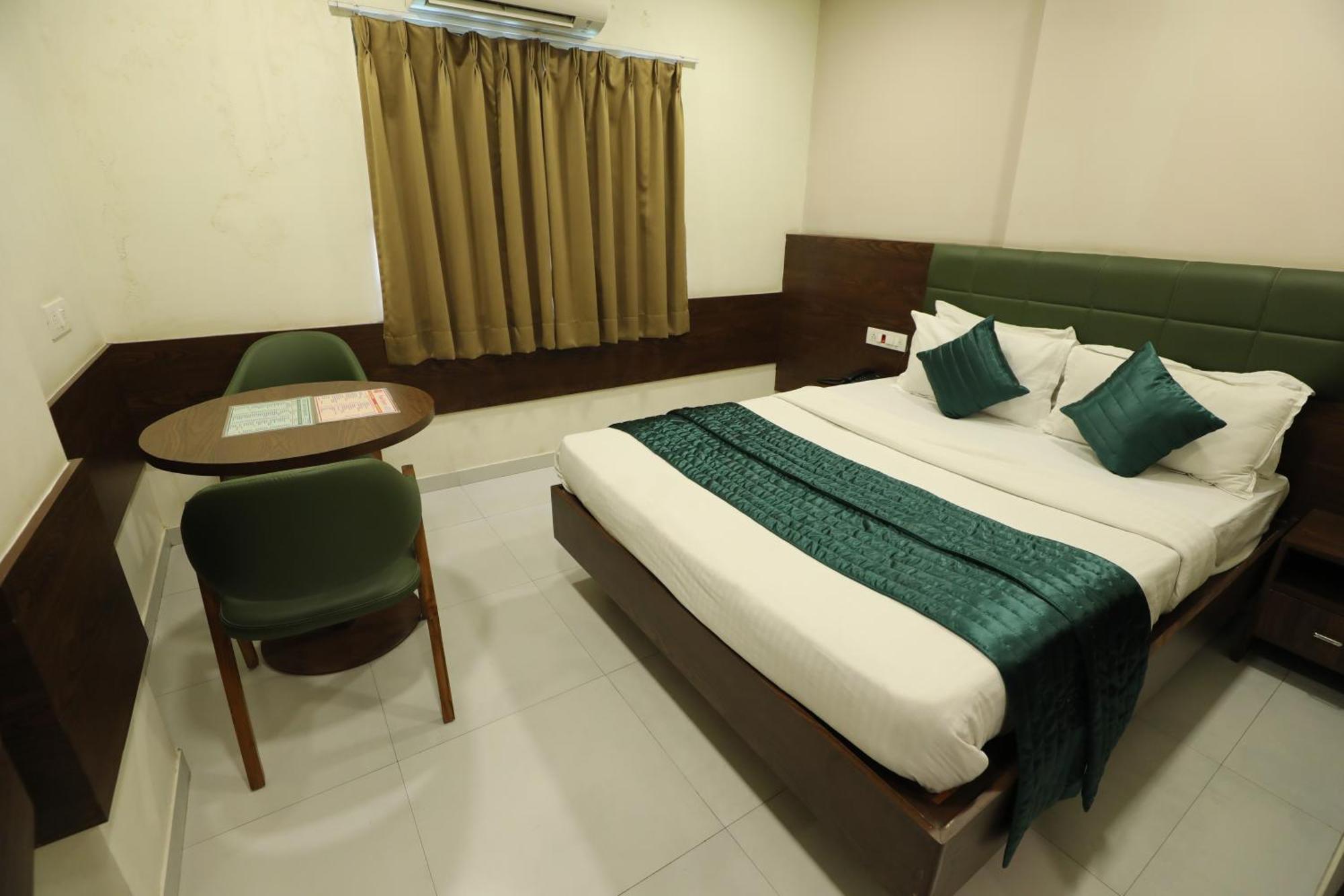 Greenotel Rooms Hazira, Surat Exterior foto