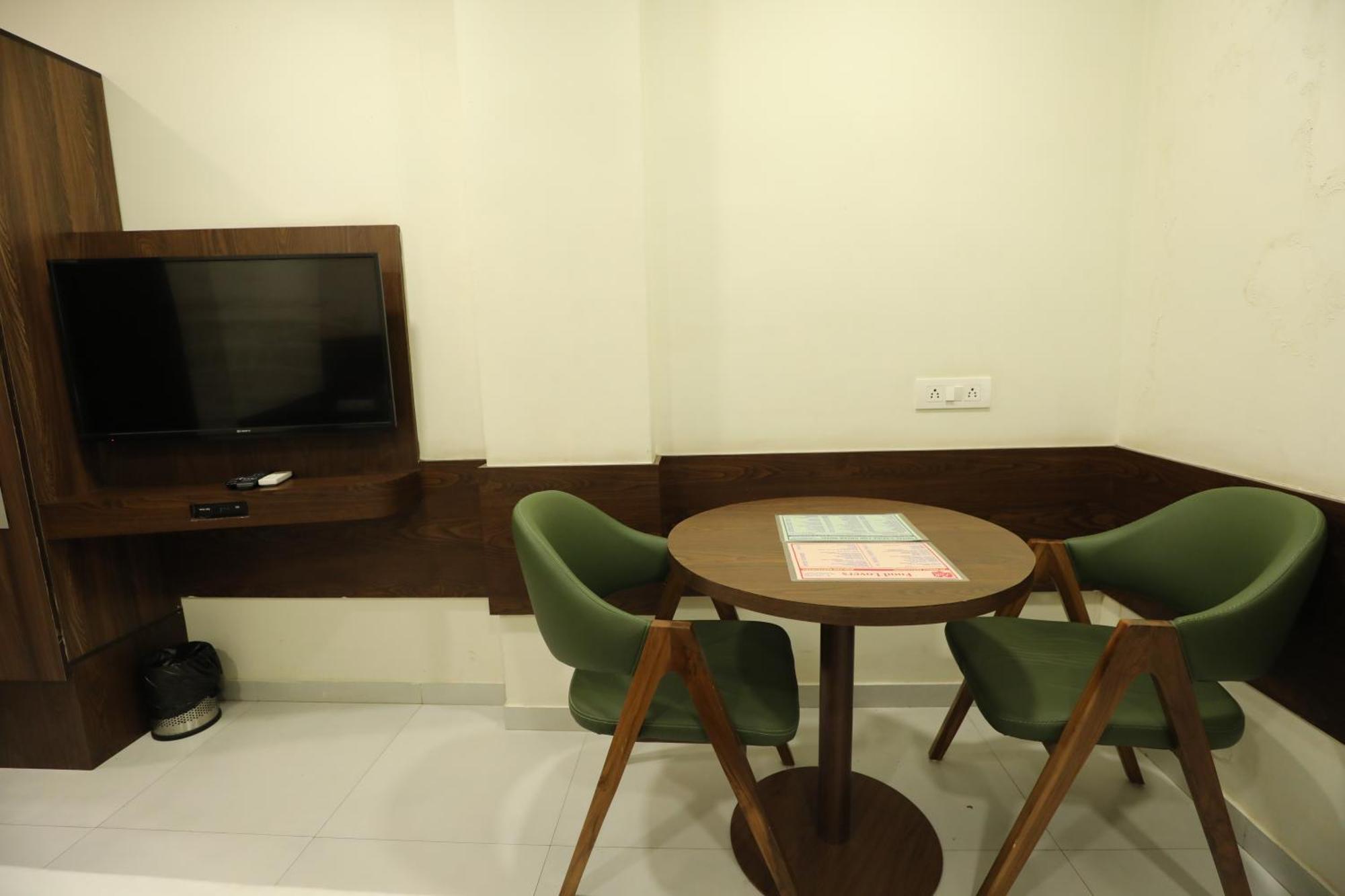 Greenotel Rooms Hazira, Surat Exterior foto