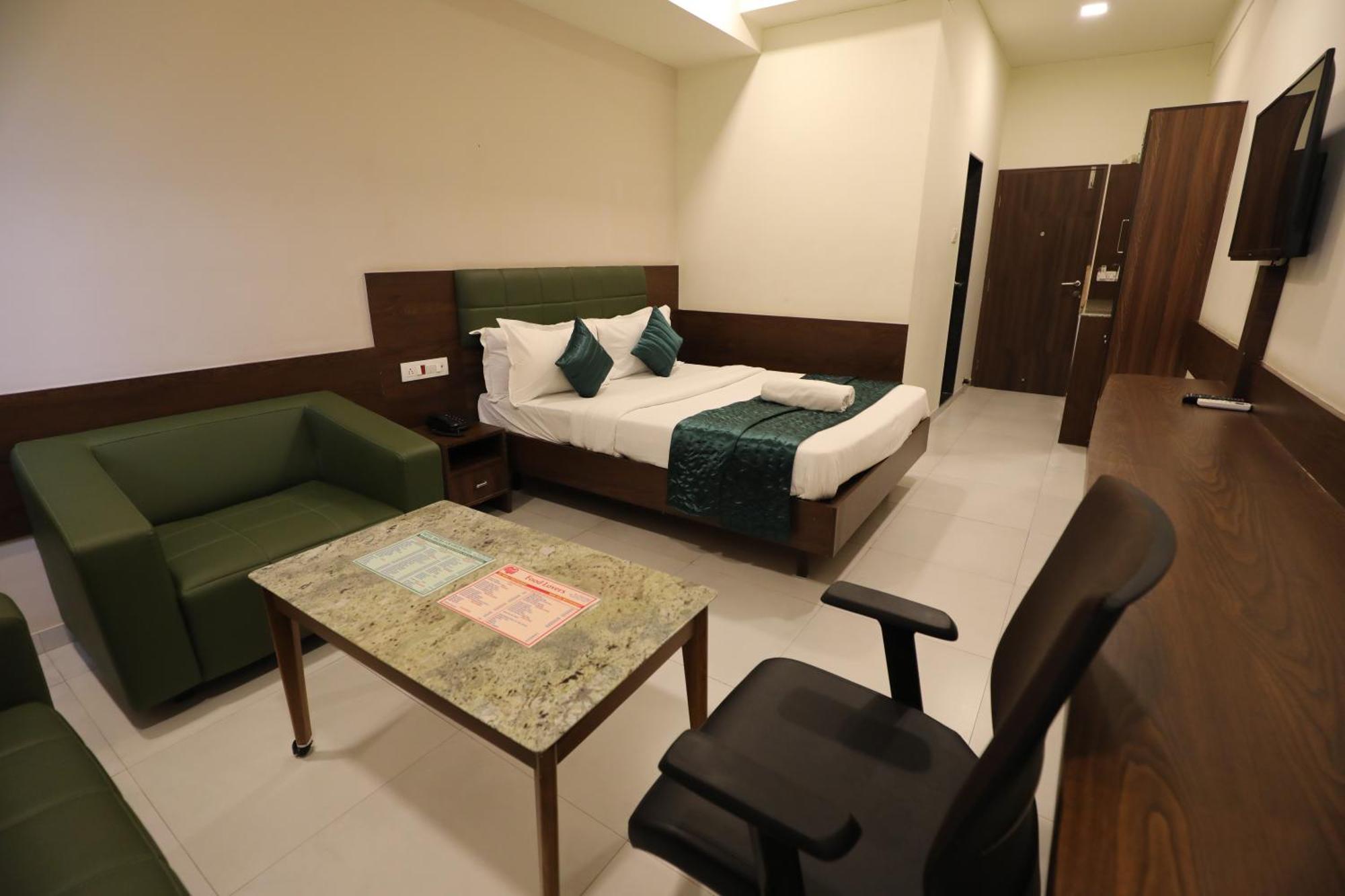 Greenotel Rooms Hazira, Surat Exterior foto